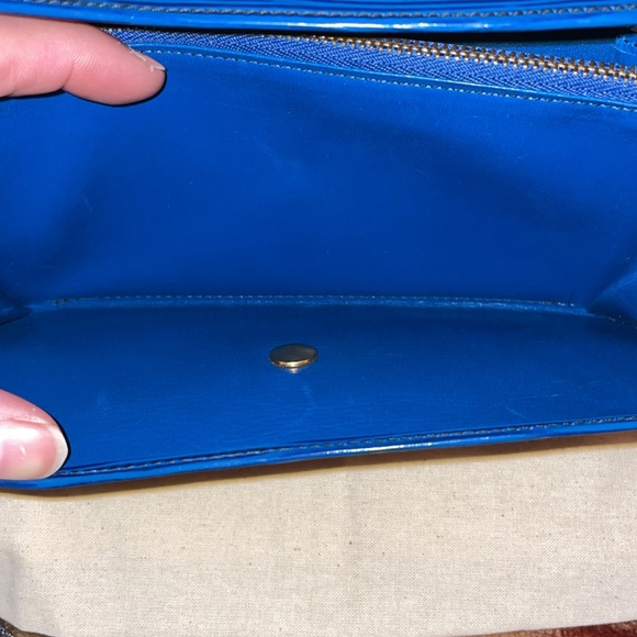 Louis Vuitton Epi Leather Wallet - Picture 14 of 17